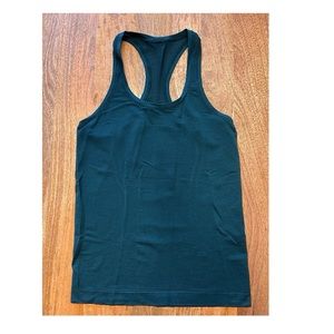 Lululemon Swiftly Tech Razorback - size 6